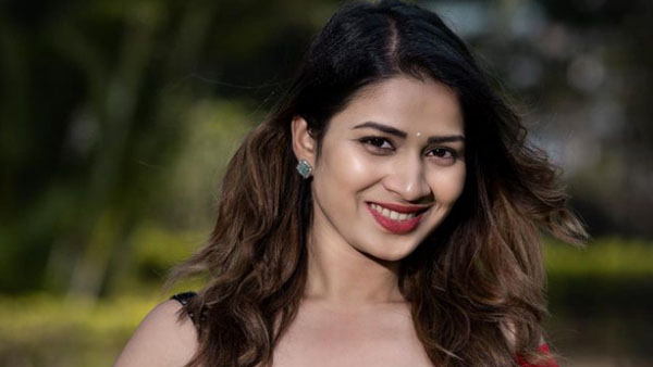 ఎన్నో చిత్రాలు.. ఆ పార్టీ వల్ల