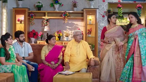 విక్రమ్‌ను చూసి తాతయ్య బాధ