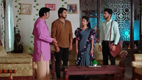 కోపంగా అలిగిన గోవిందరాజులు