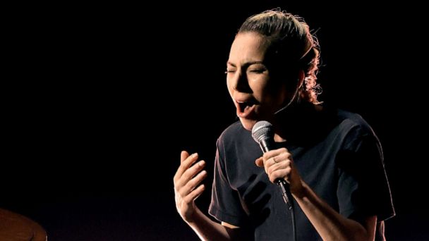 మేకప్ లేకుండా లేడి గాగ