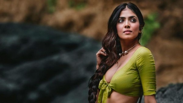 మరోసారి స్టన్ అయ్యేలా హాట్ లుక్