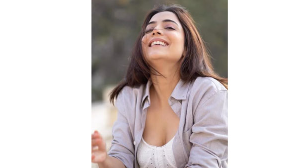 సోషల్ మీడియాలో రచ్చ