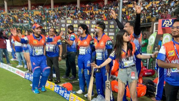 మ్యాచ్‌లో స్టార్ ఆటగాళ్లు వీళ్లే