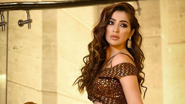  అలా హైలెట్ అవుతూ..