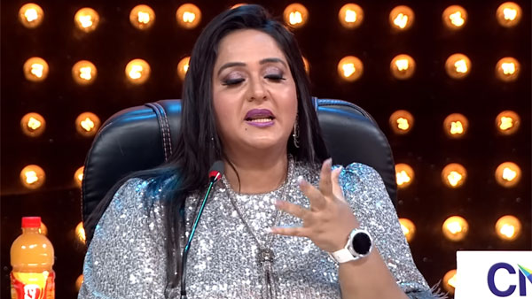 రాధ ప్రశంసలు..