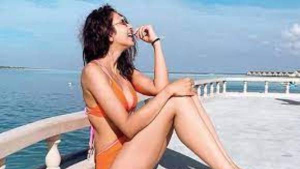  అక్కడ బిజీగా