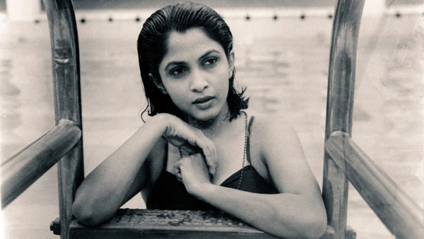 బికినీలో రమ్యకృష్ణ షో