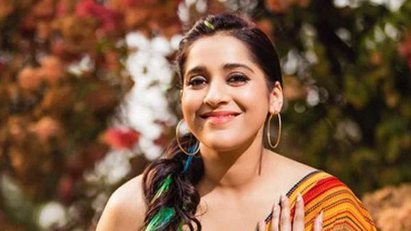 గీతా మాధురి భర్తతో..