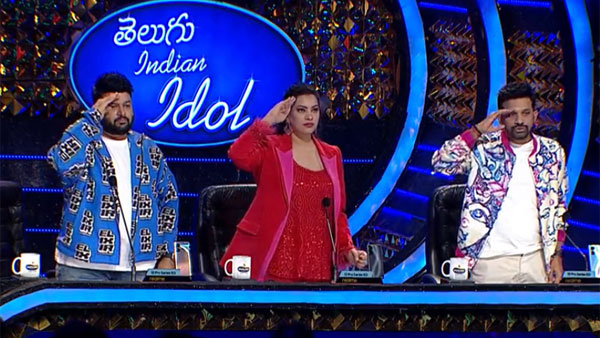 సెల్యూట్ చేసిన థమన్