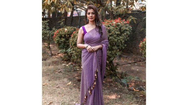 అప్పుడప్పుడూ గ్లామర్ షో