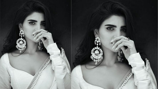 అందాలను అలా చూపిస్తూ