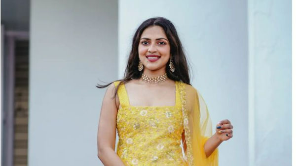 Heroine Amala Paul latest lip lock scene viral in social media