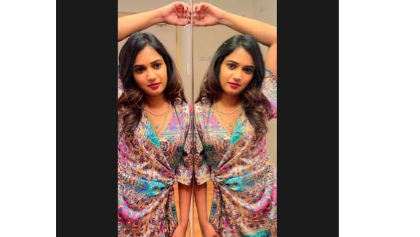 Ariyana Glory Ravishing Hot Photos In Latest Short Dress Goes Viral