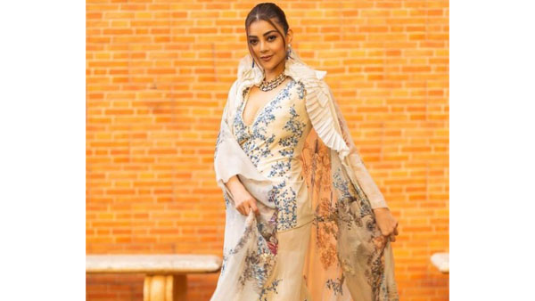 కాజల్ ఎద అందాల వల