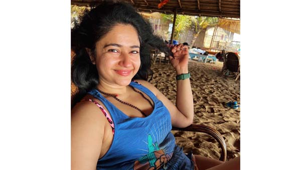 Poonam Bajwa Sizzling Hot Looks In Blue Colour Bra Photos Goes Viral