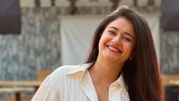 Poonam Bajwa Sizzling Hot Looks In Blue Colour Bra Photos Goes Viral