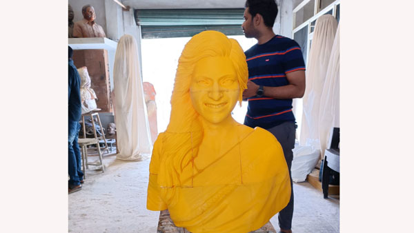 Samantha In Hospital With Mask And Taking Hyperbaric Therapy