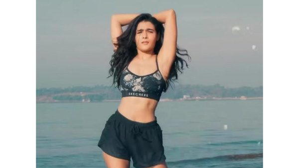 Arjun Reddy Shalini Pandey Stunning Look At Latest Beach Video