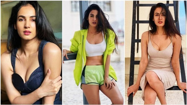 Actress Sonal Chauhan Spicy Photos Gone Viral