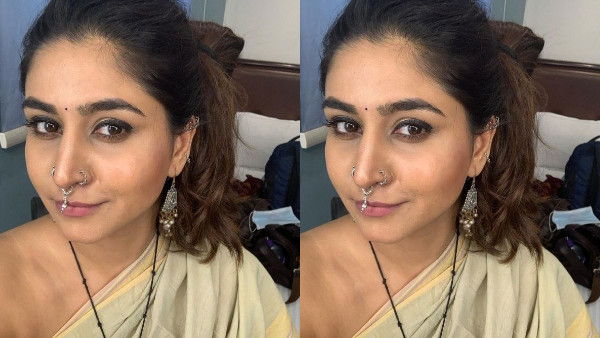 Anchor Varshini Sounderajan Latest Saree Photos Viral