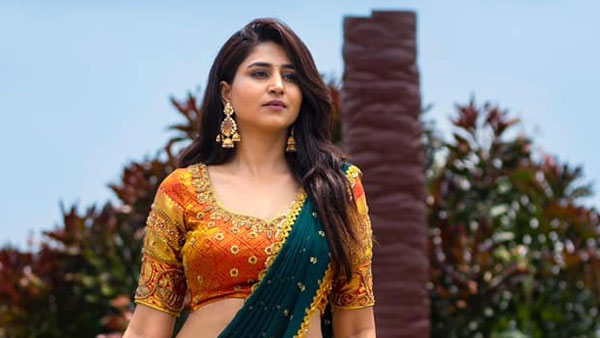 బుల్లితెరపైకి.. యాంకర్‌గానే