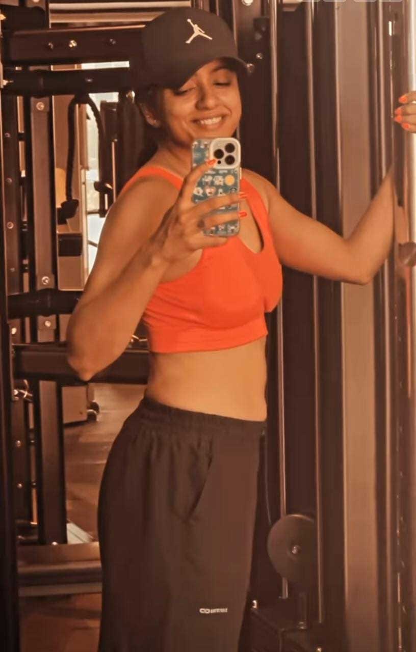 Varun Sandesh Wife Vithika Sheru Stunning Looks In Latest Gym Photos Varun Sandesh Wife Vithika Sheru Stunning Looks In Latest Gym Photos