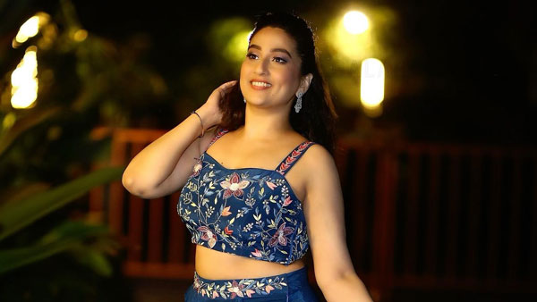 Anchor Manjusha Looks Fabulous in Latest Saree Photos