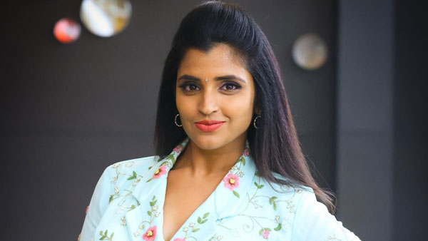 Anchor Shyamala Clarity about Husband Controversy