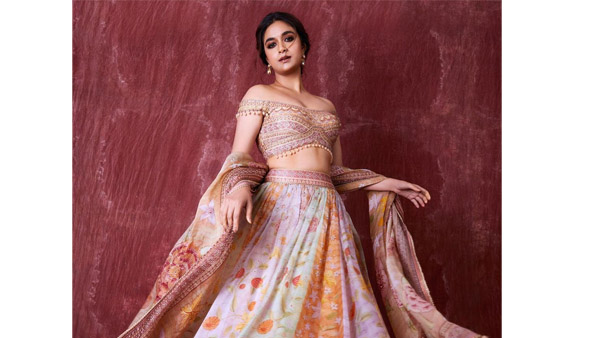 Keerthy Suresh Glamour Looks In Latest Lower Blouse Pics Goes Viral