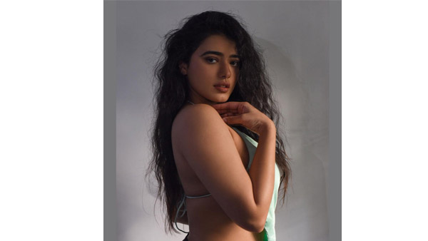 Ketika Sharma Ravishing Hot Looks In Light Green Colour Bra Photos Goes Viral Ketika Sharma Ravishing Hot Looks In Light Green Colour Bra Photos Goes Viral