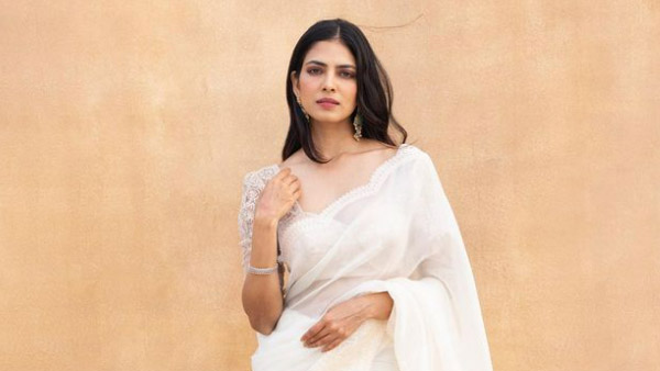 Malavika mohanan never before new beautiful photos viral