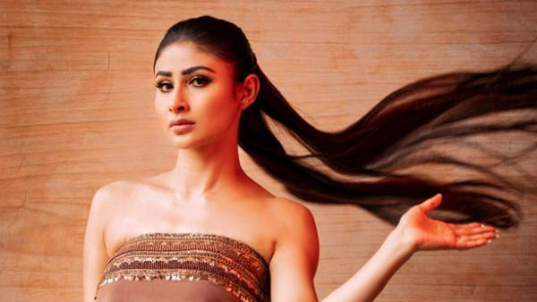 Mouni Roy Looks Stunning in Bikini Bra photo goes trending in Instagram