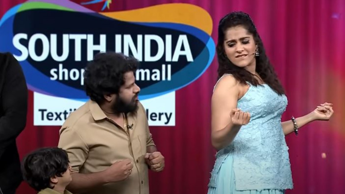  Anchor Rashmi Gautam