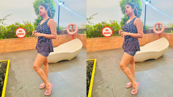 Jabardasth Fame Rithu Chowdary Stunning Looks In Latest Swimming Pool Photos