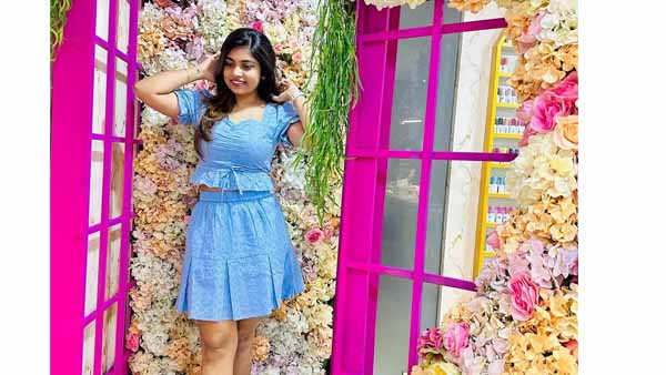 Jabardasth Fame Rithu Chowdary Glamour Photos In Light Blue Mini Skirt Goes Viral