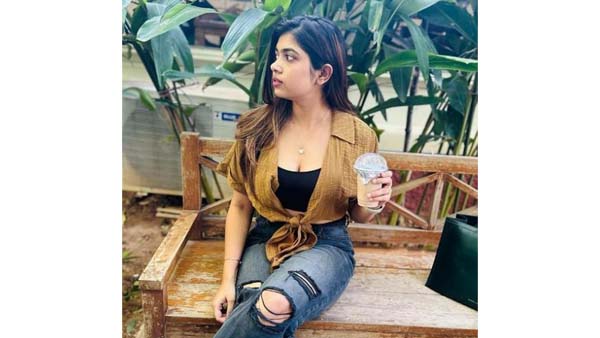Jabardasth Rithu Chowdary Latest Fabulous Photos Gone Viral
