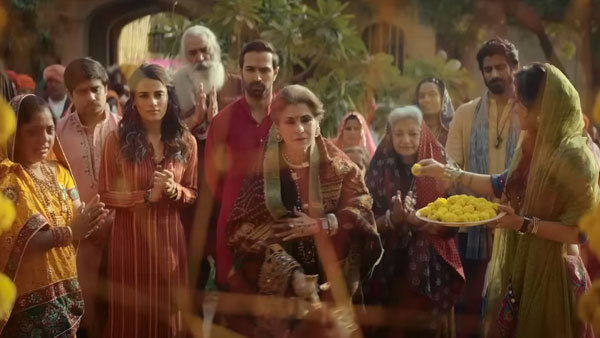 Dimple Kapadia Saas Bahu Aur Flamingo Web Series Review And Rating In Telugu