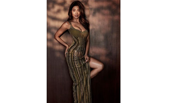 Actress Shriya Saran Looks Stunning in Latest Photos Actress Shriya Saran Looks Stunning in Latest Photos