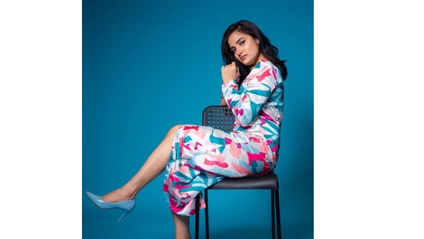 Bigg Boss Fame Siri Hanumanth Stunning Looks In Sleeveless Dress