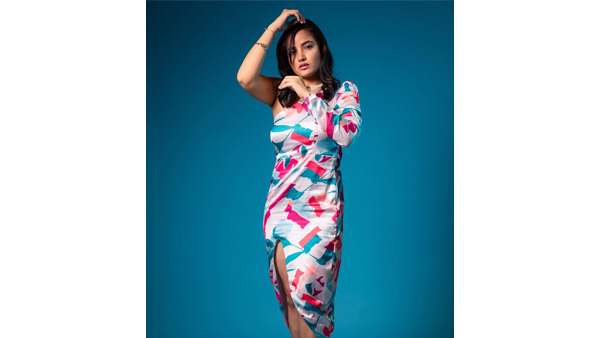 Bigg Boss Fame Siri Hanumanth Stunning Looks In Sleeveless Dress