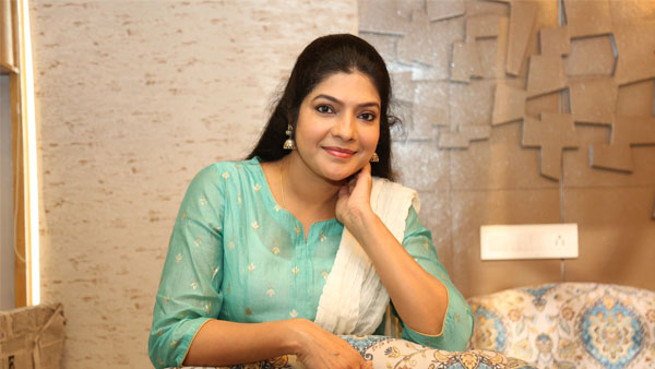 Actress Vasuki about Anand Sais Yadadri temple construction and design