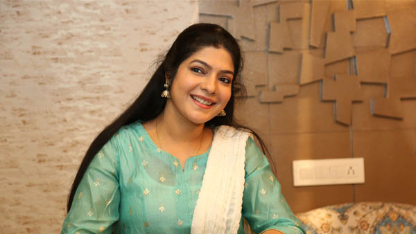 Actress Vasuki about Anand Sais Yadadri temple construction and design