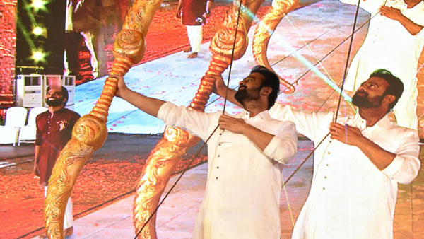 Adipurush Director Om Raut and Kriti Sanon Kiss Creates Controversy