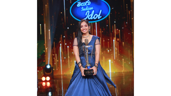 Telugu Indian Idol 2 winner Soujanya Bhagavathula: Allu Arjun handover winner trophy