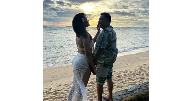 Anchor Anasuya Bharadwaj Lip Kiss To Husband In Latest White Bikini At Beach Anchor Anasuya Bharadwaj Lip Kiss To Husband In Latest White Bikini At Beach
