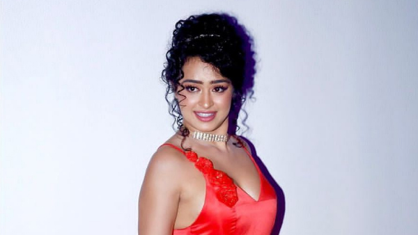 RGV Girl Apsara Rani Sizzling Looks In Latest In Inners Pics Goes Viral