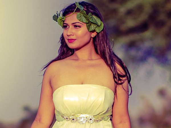 Bigg Boss Fame Inaya Sultana Sizzling Looks In Latest Black Sleeveless Top Bigg Boss Fame Inaya Sultana Sizzling Looks In Latest Black Sleeveless Top