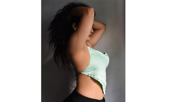 Ketika Sharma Sizzling Hot Looks In Latest Light Green Colour Bra Photos Goes Viral