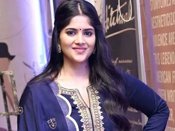  beautiful heroine Megha Akash To Marry A Politicians Son Soon