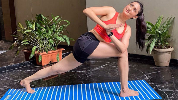 Akhanda Actress Pragya Jaiswal Latest Swimsuit Pics Viral